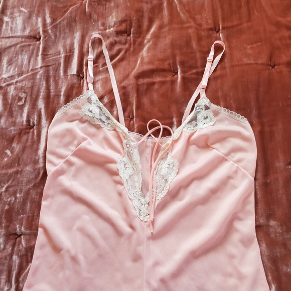 Pink w white lace vintage lingerie sleep romper - Picture 8 of 16